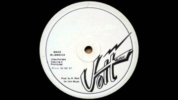 12” John Holt – Every Day Is Just A Holiday (- dub)