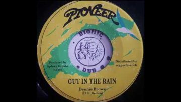 DENNIS BROWN – Out In The Rain [1976]