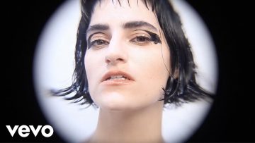 Mattiel – Looking Down The Barrel Of A Gun (Official Video)