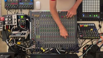 Roxanne (Red Light Dub) – live version short – Charlies Flat