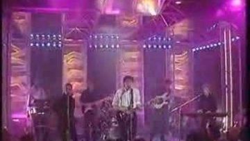 LATIN QUARTER performing RADIO AFRICA on TOTP