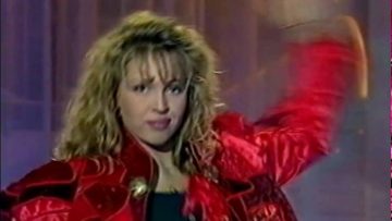 Indra – Gimme whats real Live @Dimanche Martin