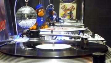 M.C. Sar and The Real McCoy – Run Away (Club Attack Mix) (1994)