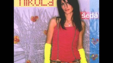 Nikola Šebichová – Šedá