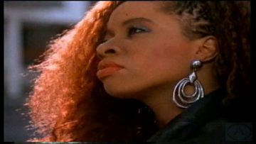 Donna Allen – Serious Music Video