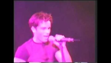 Worlds Apart – Could It Be Im Falling In Love (Live 1996)