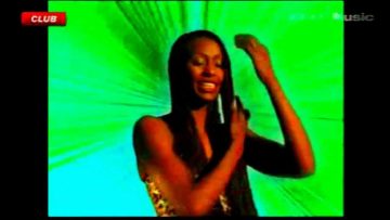 Corona – Walking On Music (Official Music Video)