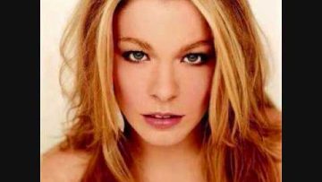 Leanne Rimes – Cant Fight The Moonlight (Latino Mix) FULL (HQ) Lyrics