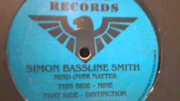 Simon Bassline Smith – Distinction