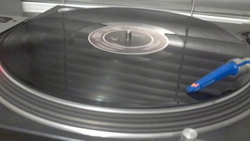 Ant To Be – B1 – Noir Tune (vinyl rip preview) [BREED30]