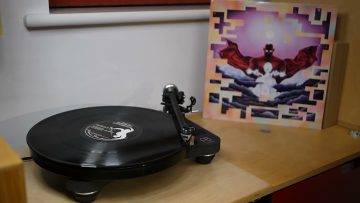 Hyper-On Experience – Monarch Of The Glenn (The Family We Never Had-Moving Shadow SHADOW 40 Y1) 1993