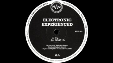 Electronic Experienced – More I.Q.